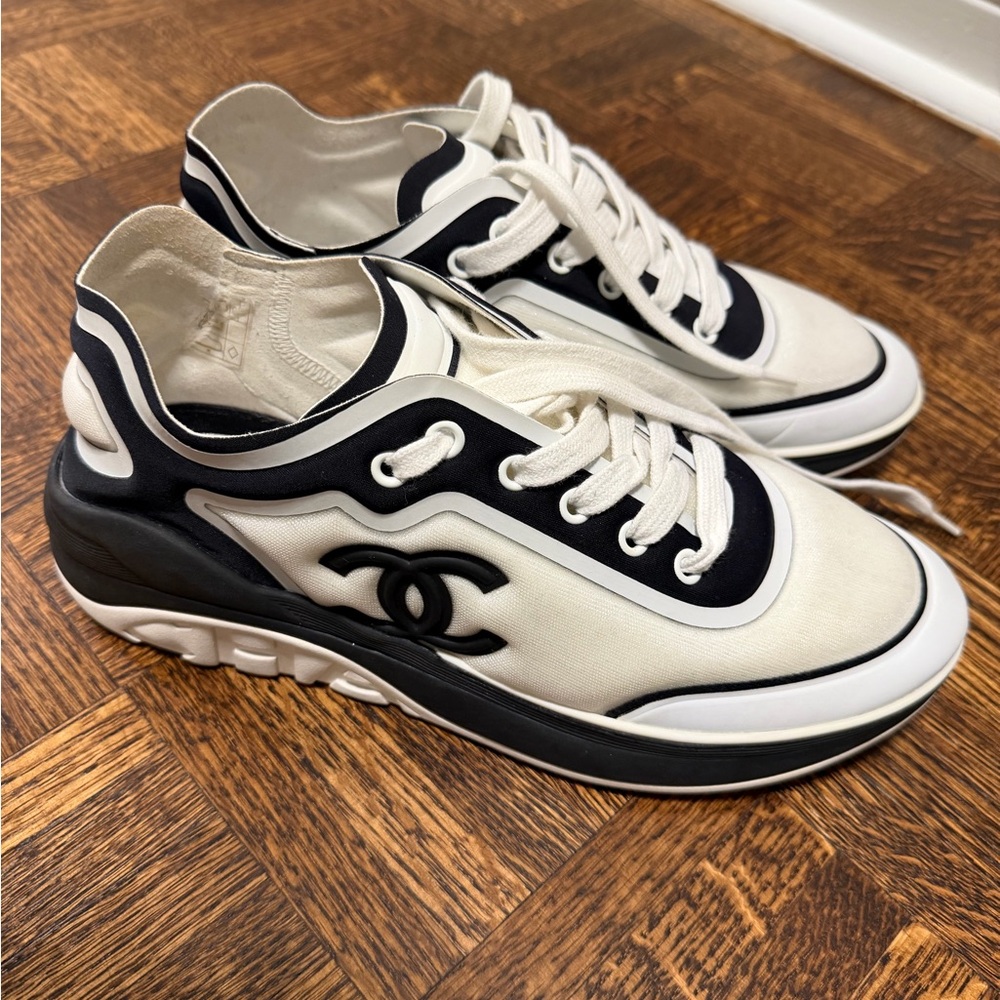 Chanel sneakers size 39
